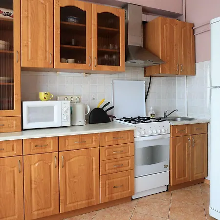 Apartment 3 Комнатная Супер Центр С Лифтом И Балконом Minsk